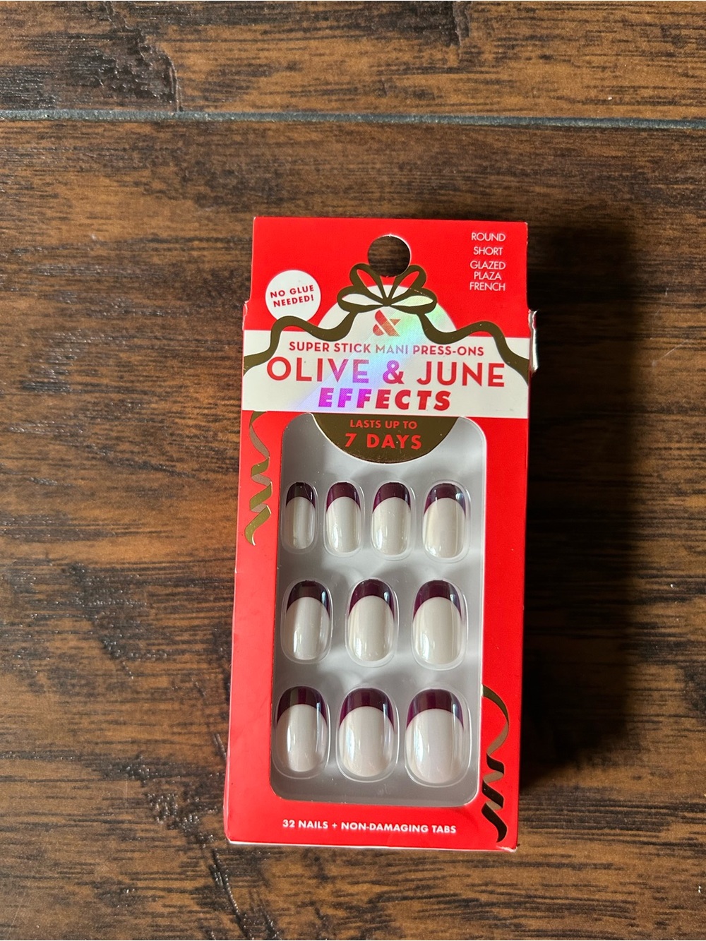 Olive & June Effects French Press-On Nails - White with Deep Plum Tips